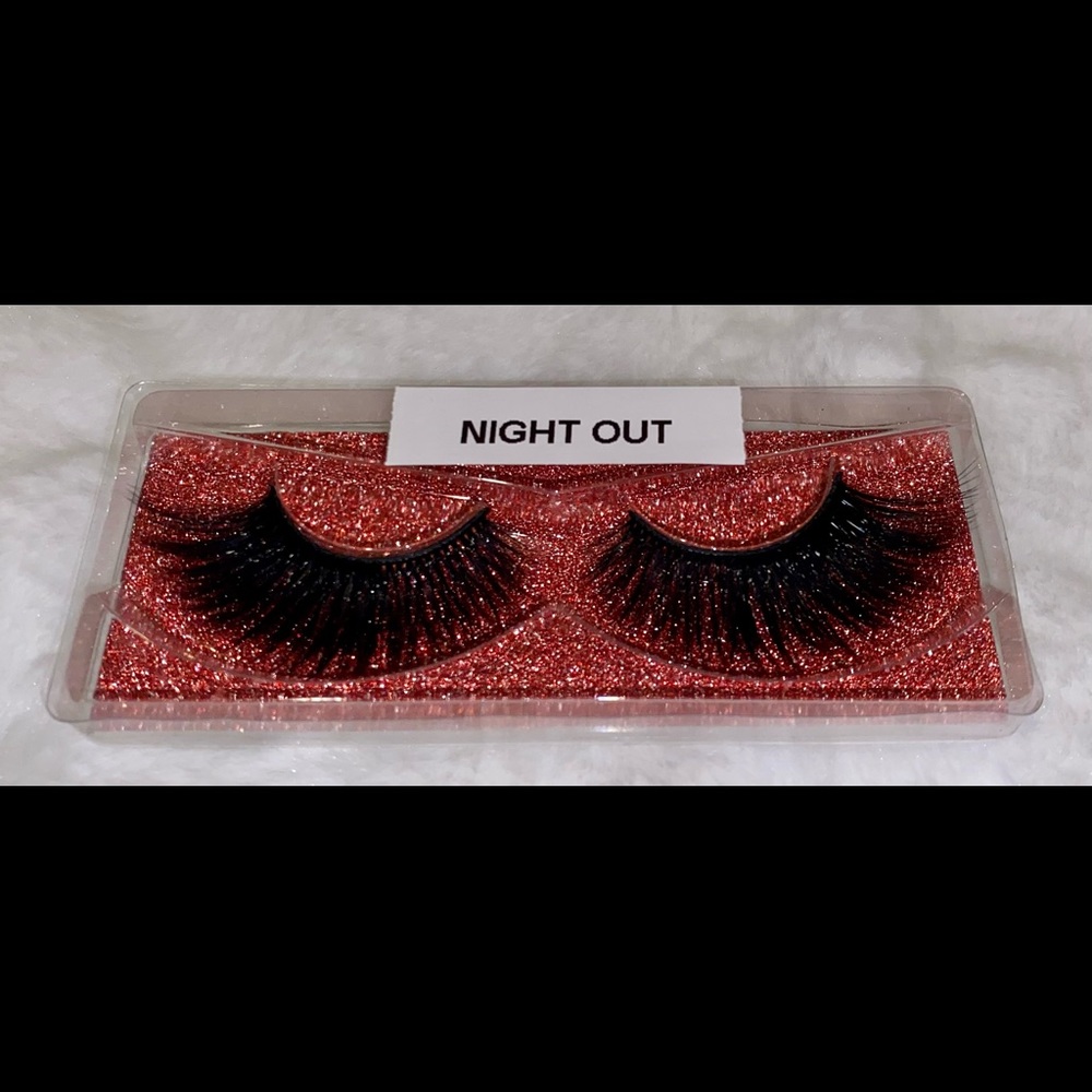 The “Night Out” lash set